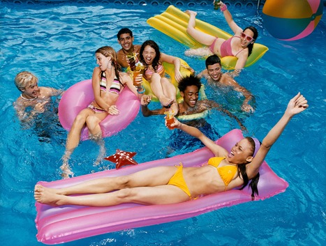 Birthday-Party-Ideas-for-Teens-Teen Pool Party