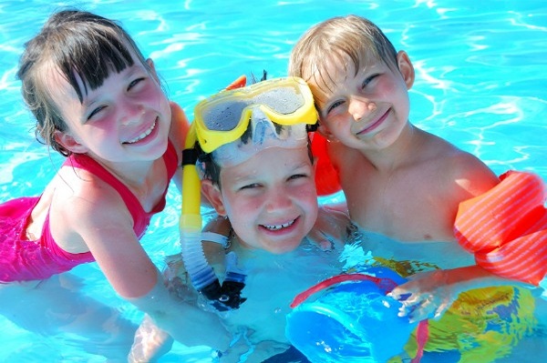 Swimming pool party place-Kids Birthday Party Places