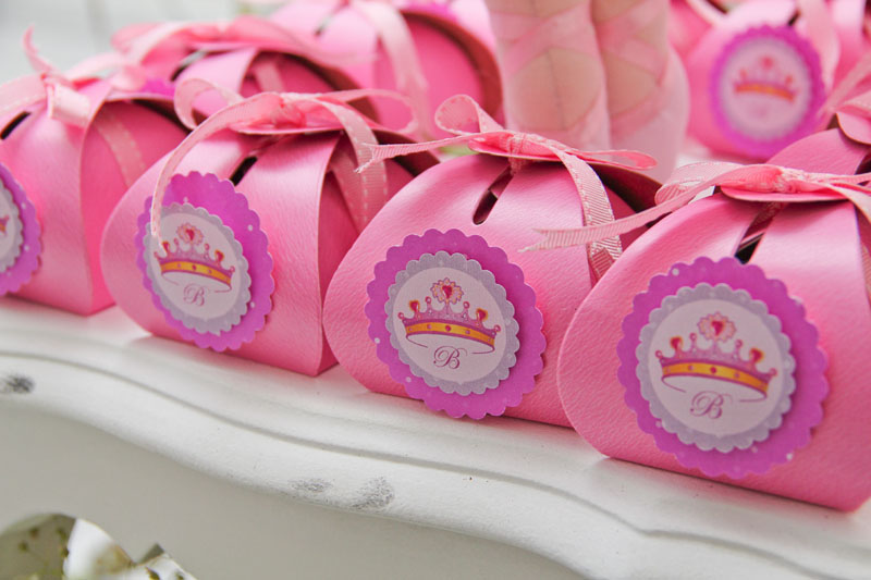 Princes themed party-18th-birthday-Theme-party-ideas-for-Girls