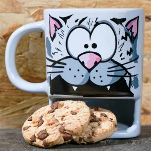 funny-birthday-gifts-Brew Buddies Cat Pocket Mug