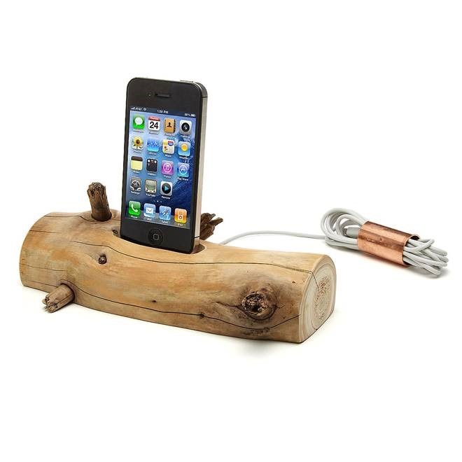 Driftwood iPhone Charging Dock--Birthday-Gifts-for-Father