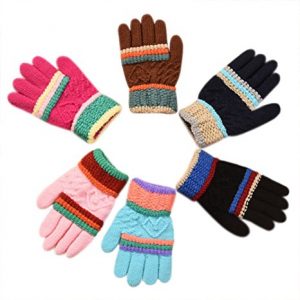 Winter knit gloves