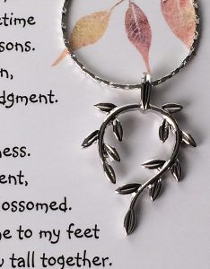 Vine leaf friendship necklace 