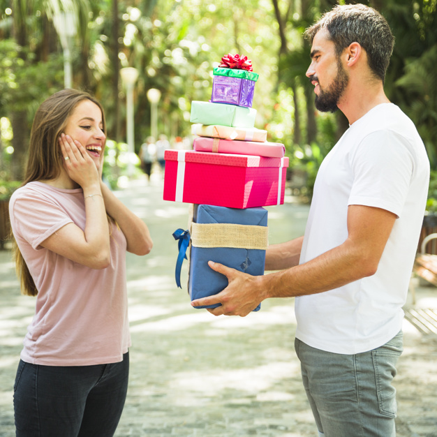 What To Get Your Best Friend For Her Birthday in 2021 - Birthday Inspire